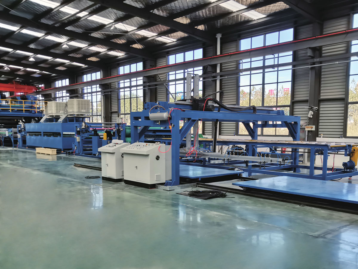 Ligne de production de panneaux composites métalliques A2