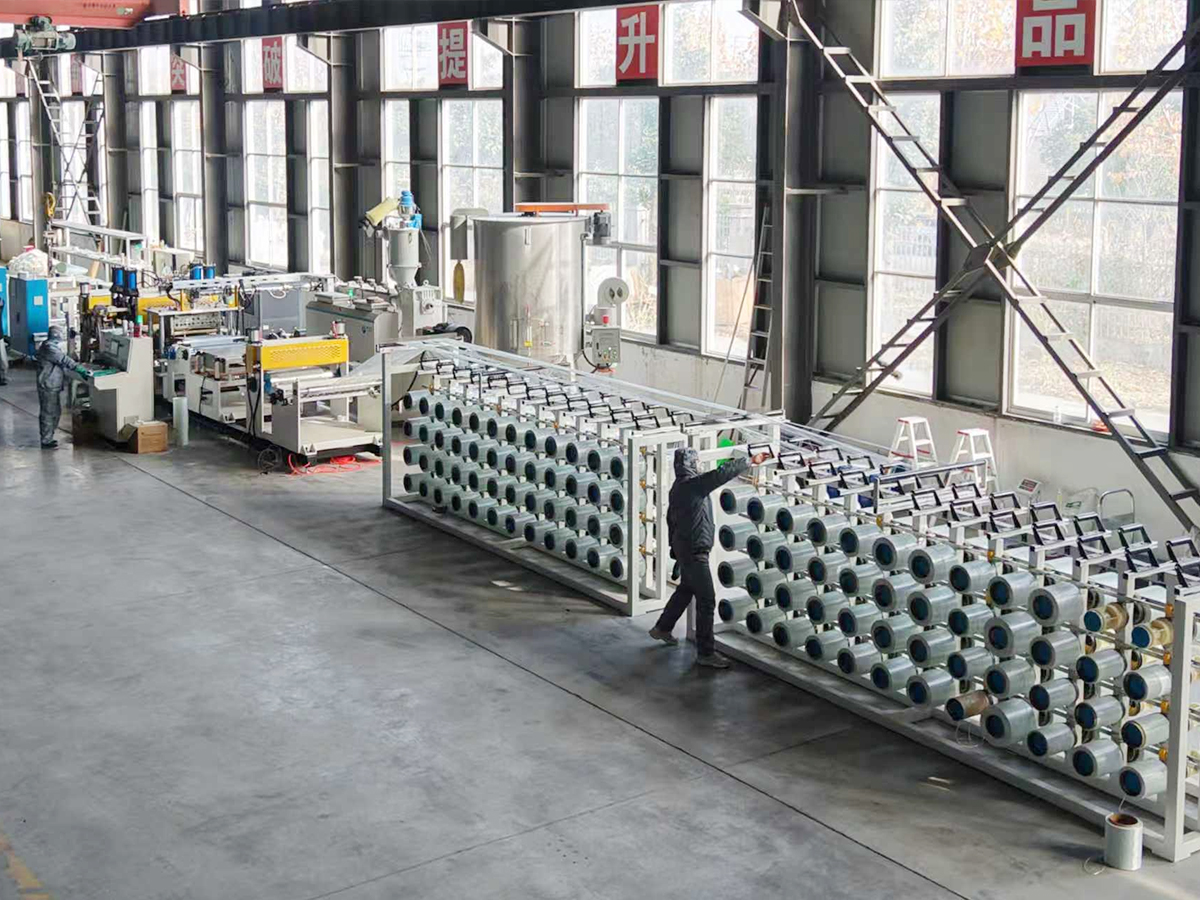 Ligne de production de matériaux composites CFRT